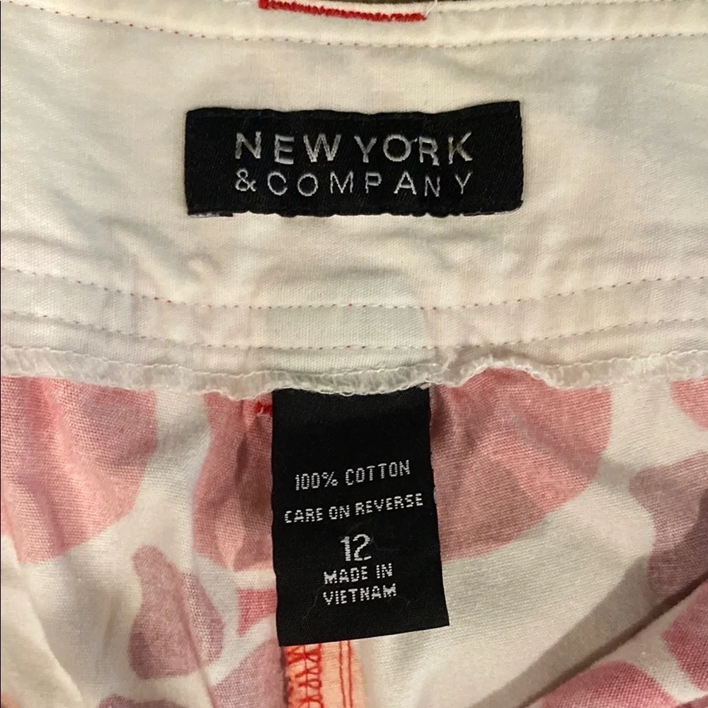 New York & Conpany Vibrant Floral Cropped Pants Size 12 - Picture 6 of 6